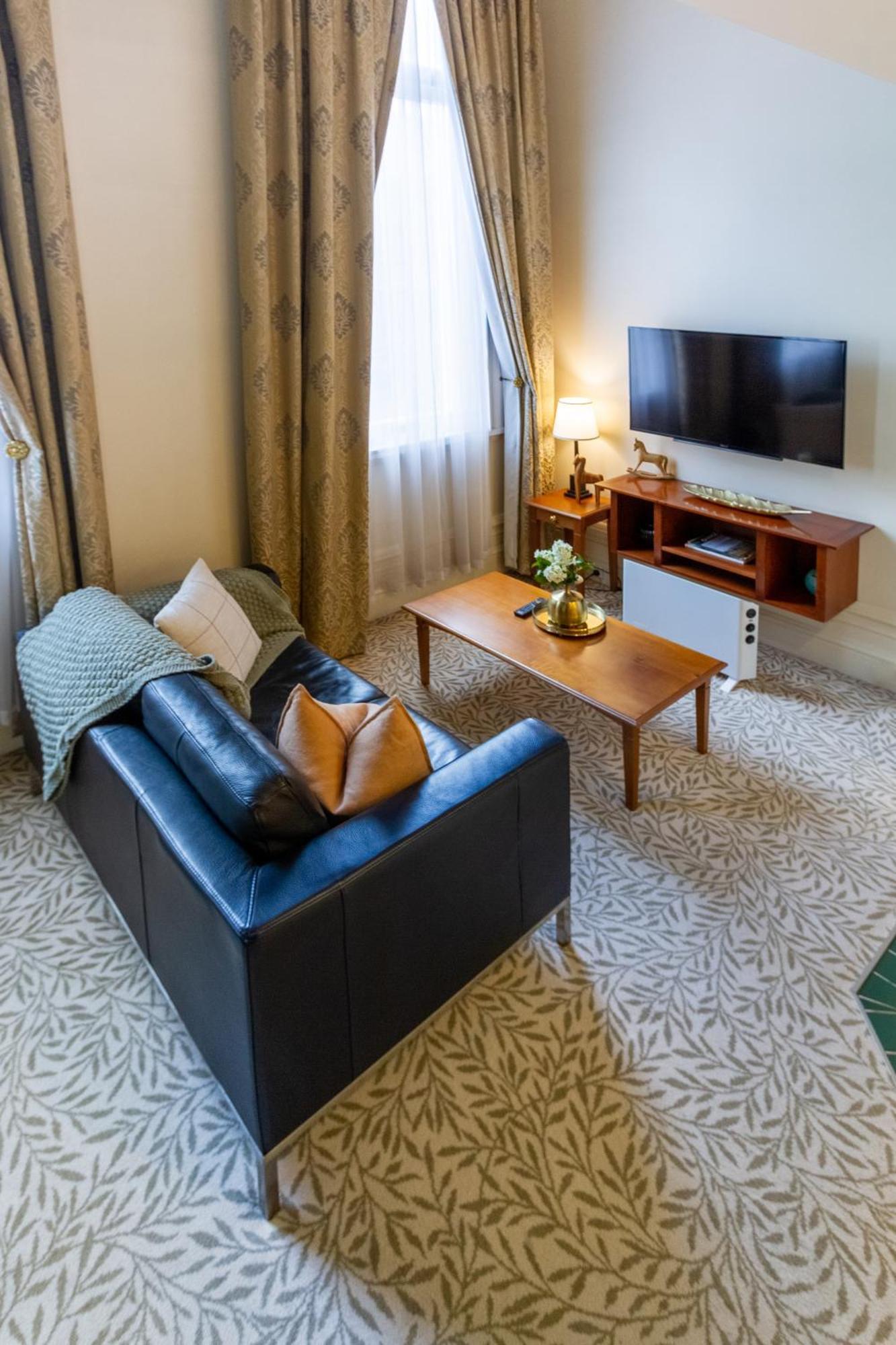 Beauty In The Cbd - 1Bed Free Parking Pool Apartment Christchurch Exterior photo