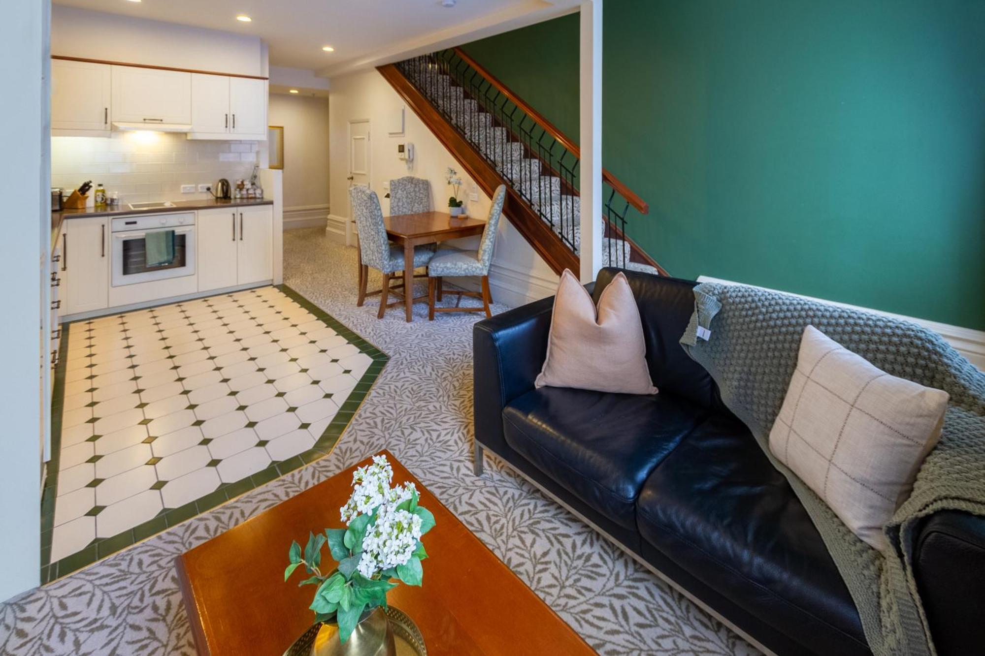 Beauty In The Cbd - 1Bed Free Parking Pool Apartment Christchurch Exterior photo